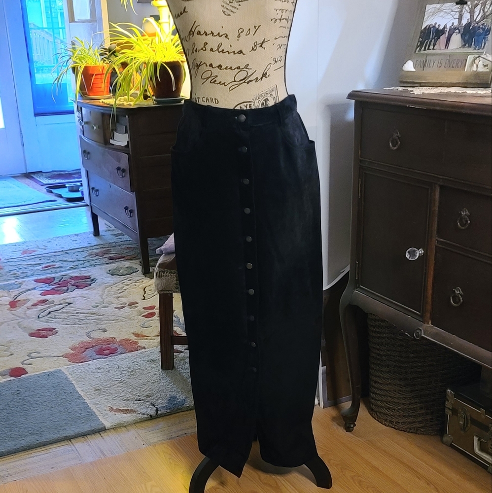 Leather Suede black skirt button front - Picture 4 of 10